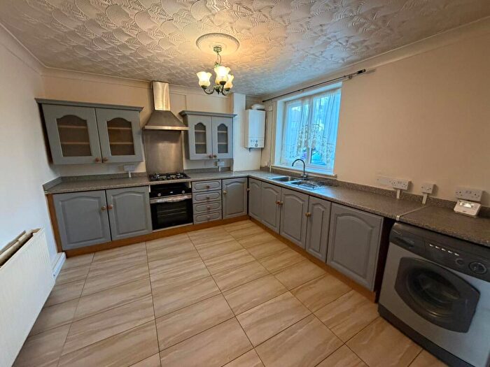 3 Bedroom Terraced House To Rent In Kilshaw Street, L6