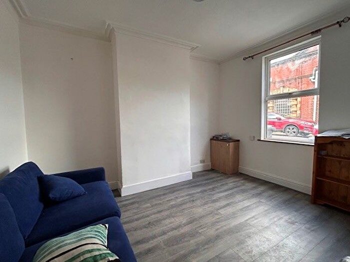 3 Bedroom Terraced House To Rent In Frederick Street, Luton, LU2