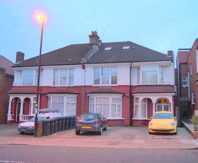 2 Bedroom Flat To Rent In Station Road, London, N21