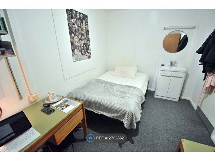 7 Bedroom Terraced House To Rent In Hillside Court, Reading, RG1