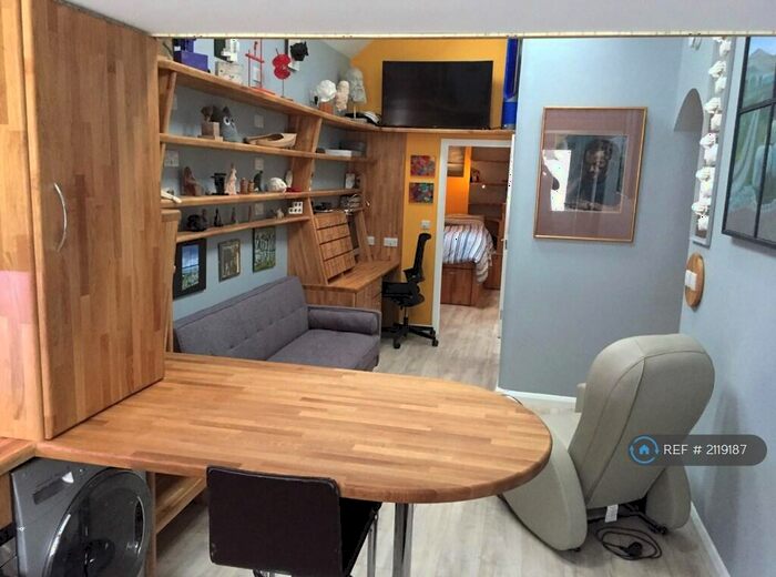 Studio To Rent In Marshworth, Milton Keynes, MK6