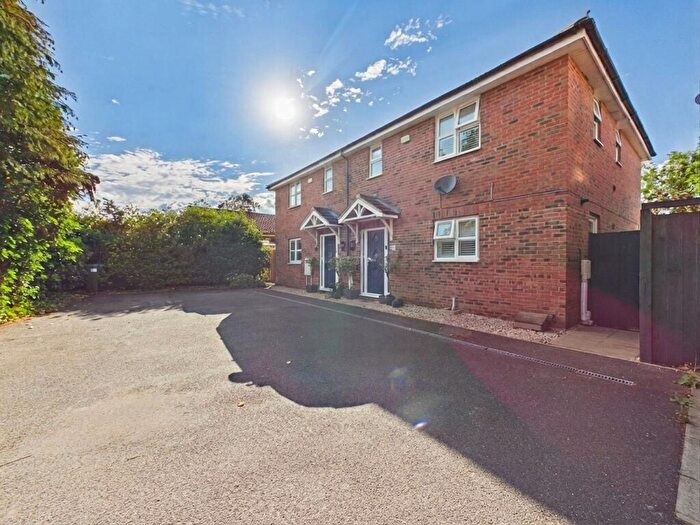 3 Bedroom Semi-Detached House For Sale In Belmot Close, Eynesbury, St. Neots, PE19