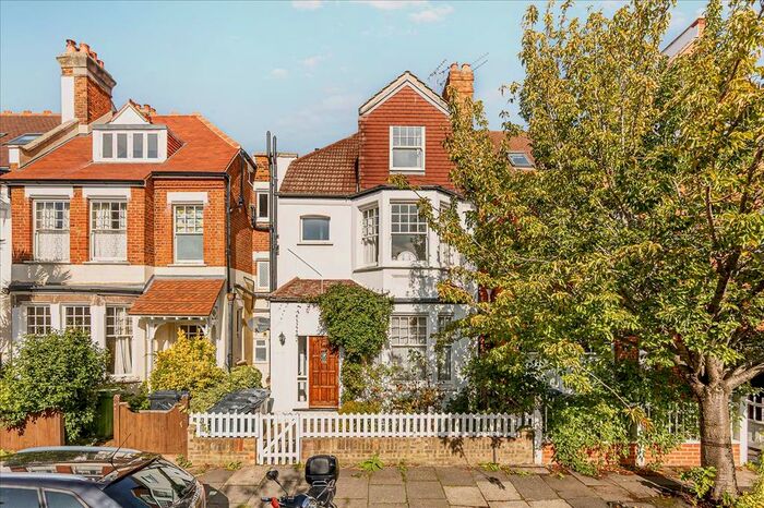 1 Bedroom Flat To Rent In Fairlawn Grove, Chiswick, London, W4
