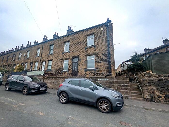 4 Bedroom End Of Terrace House For Sale In Willow View, Sowerby Bridge, HX6