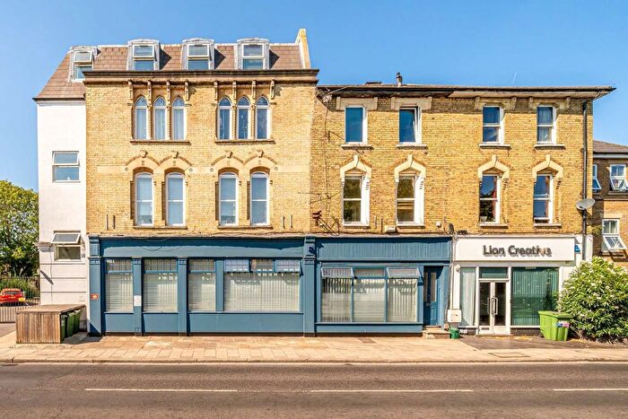 2 Bedroom Flat To Rent In Uxbridge Road, Hampton Hill, TW12