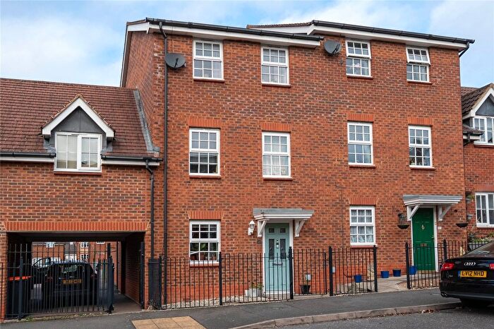 3 Bedroom Terraced House For Sale In Nicolson Drive, Leighton Buzzard, Bedfordshire, LU7