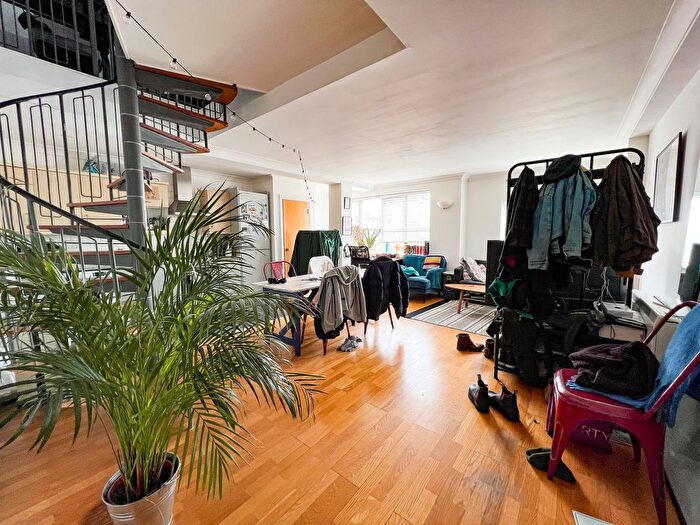 1 Bedroom Flat To Rent In Kingsland Road, Hackney, N1