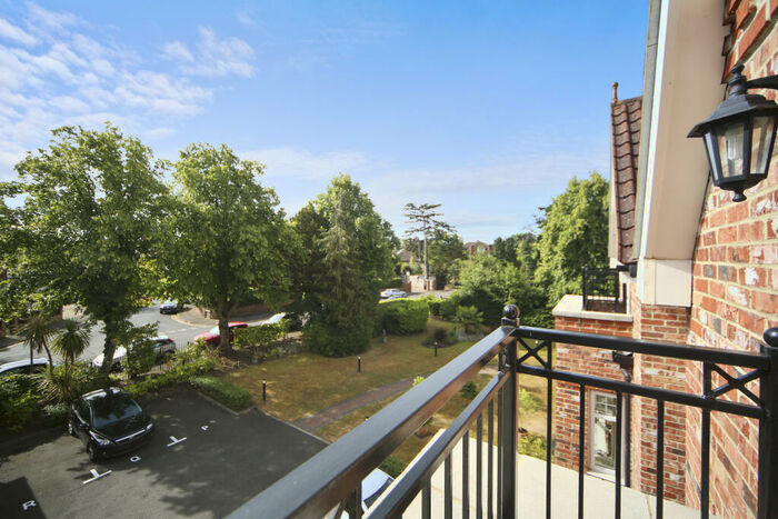 2 Bedroom Apartment To Rent In Portmore Park Road, Weybridge, KT13