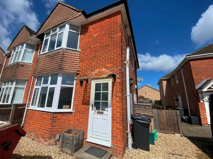 2 Bedroom Semi-Detached House To Rent In Roman Way Thatcham, RG18