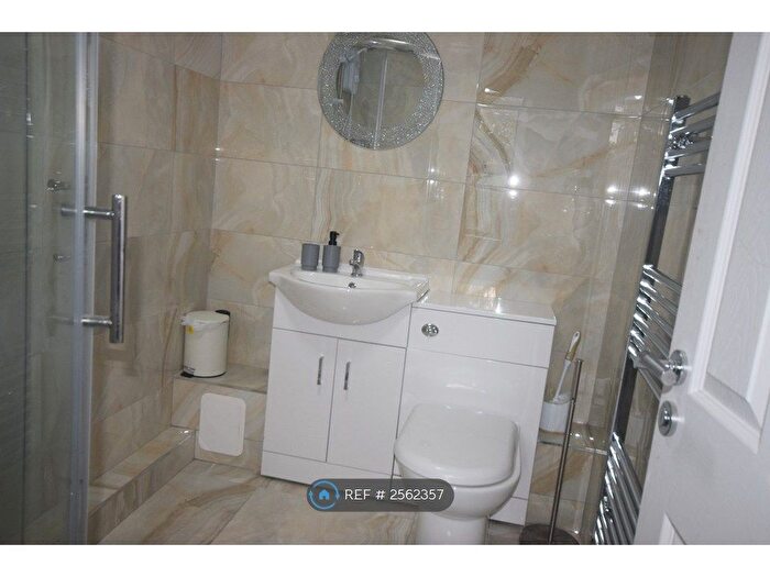 1 Bedroom Flat To Rent In North Park Road, Bradford, BD9