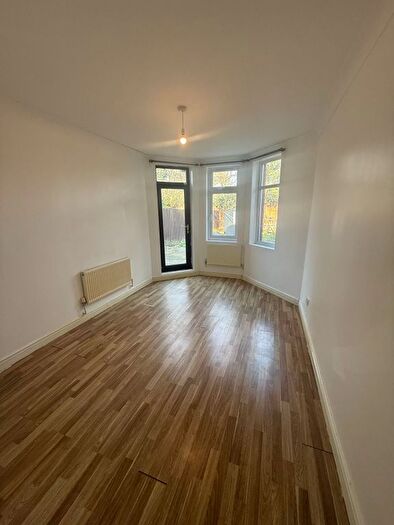1 Bedroom Flat To Rent In London, N22