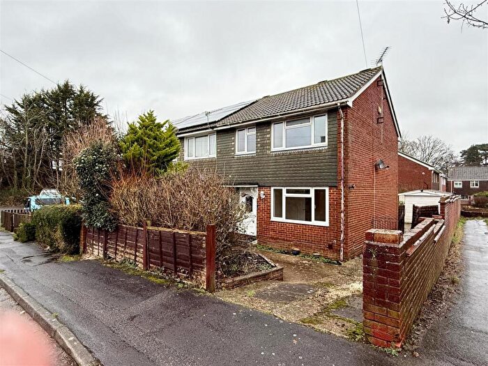 3 Bedroom House To Rent In Wadhurst Road, Hedge End, Southampton, SO30