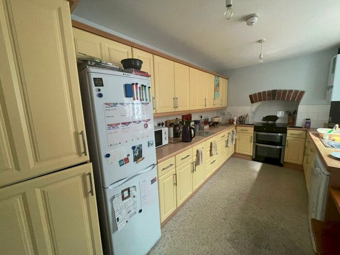 6 Bedroom House To Rent In Waterloo Street, PL4