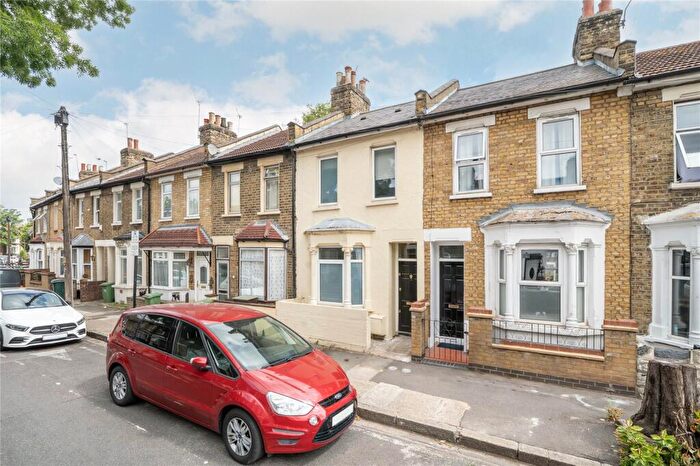 2 Bedroom Terraced House For Sale In Glenavon Road, London, E15