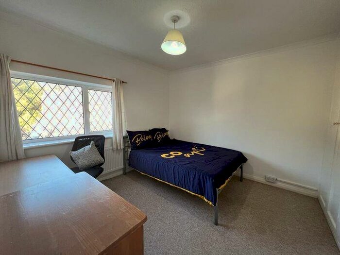 4 Bedroom Semi-Detached House To Rent In Norwich Drive, Brighton, BN2