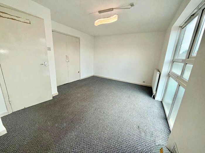 1 Bedroom Property To Rent In Botwell Common Road, Hayes, UB3