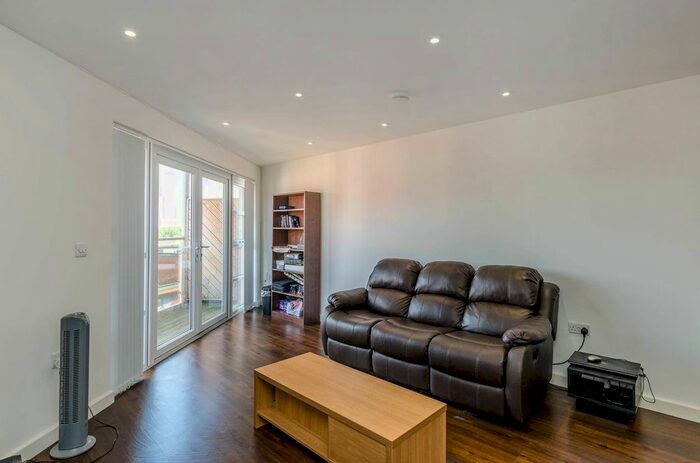 2 Bedroom Flat To Rent In High Street, Wealdstone, HA3