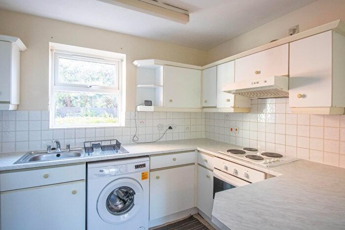 2 Bedroom Flat To Rent In Blackthorn Close, Cambridge, CB4
