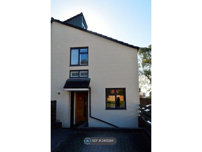 2 Bedroom End Of Terrace House To Rent In Field View, Reading, RG4