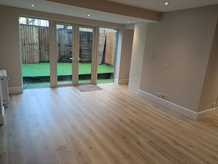 1 Bedroom Studio To Rent In B, Tollington Park, Finsbury Park, N4