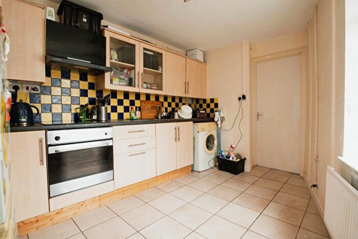 2 Bedroom End Of Terrace House For Sale In Craddock Street, Cardiff, CF11