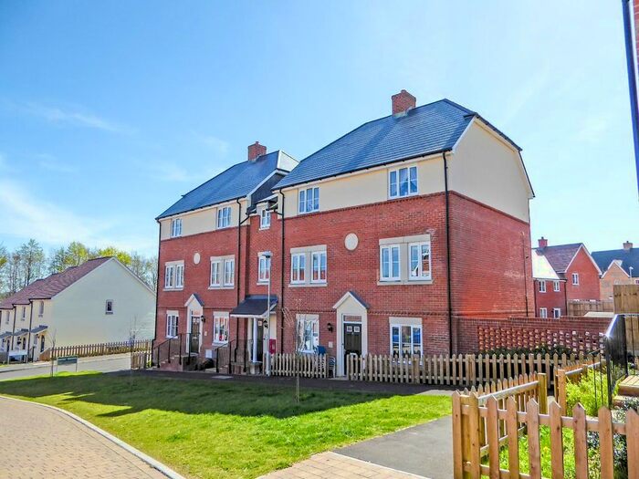 2 Bedroom Flat To Rent In Flint Way, Salisbury, SP2
