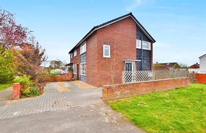 2 Bedroom House For Sale In Wordsworth Road, Slough, SL2