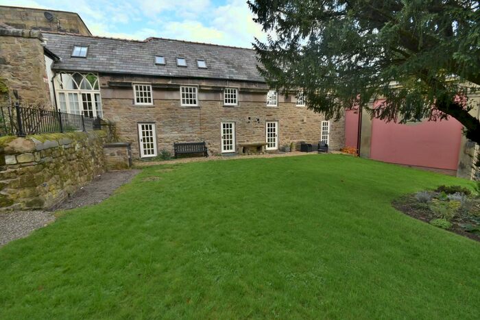 3 Bedroom Mews To Rent In Chapel Court, Wynnstay Estate, LL14