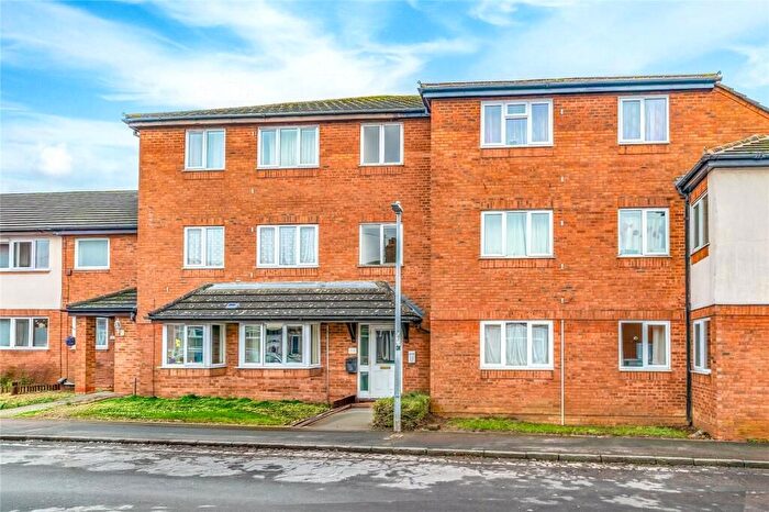 2 Bedroom Flat For Sale In Rose Street, Swindon, SN2