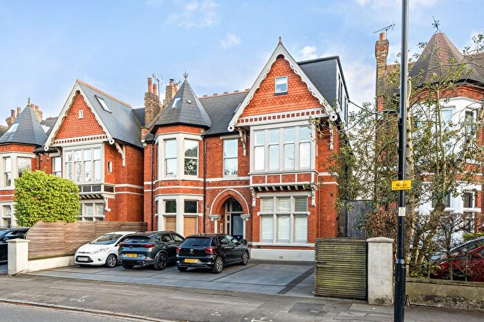 1 Bedroom Flat For Sale In Gordon Road, London, W5