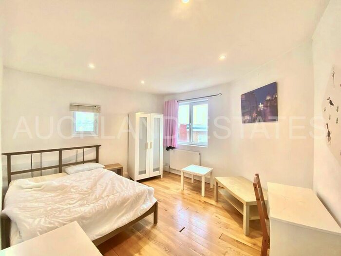 1 Bedroom Apartment To Rent In High Street, Barnet, EN5