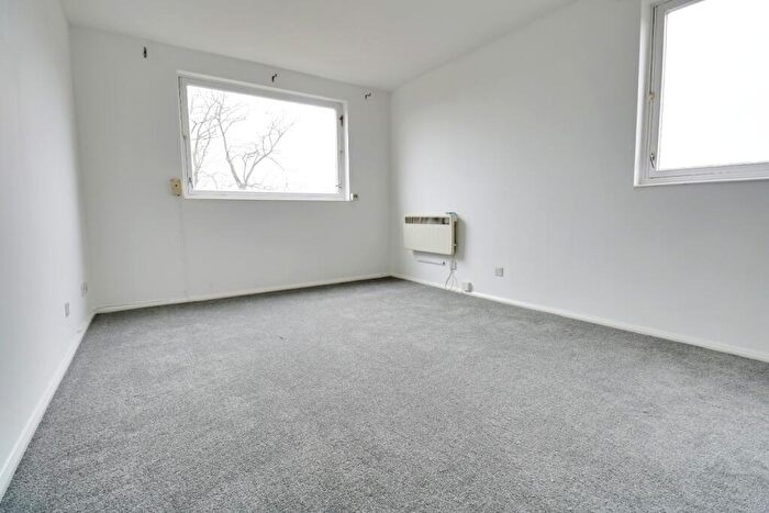 1 Bedroom Flat To Rent In Keats House, Porchester Mead, Beckenham, Kent, BR3