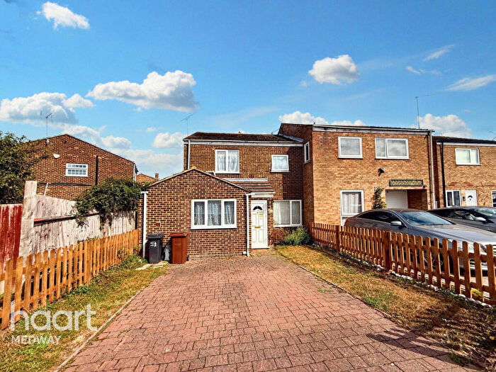 4 Bedroom Semi-Detached House For Sale In St Matthews Way, Rochester, ME3