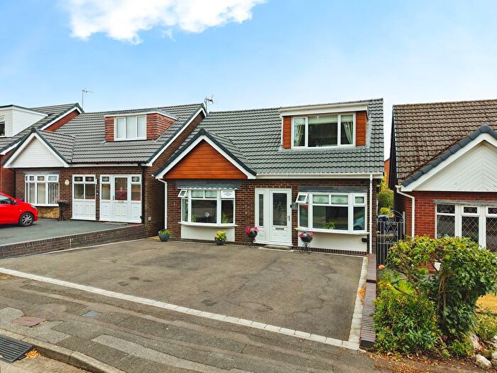 4 Bedroom Detached House For Sale In Thirlmere Close, Cannock Town Centre, Cannock, WS11