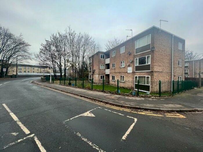 1 Bedroom Flat To Rent In West View House, St Leonards House, Bingley, BD16