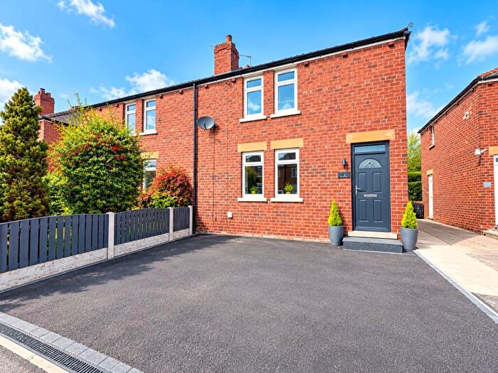 3 Bedroom Semi-Detached House For Sale In Taylor Grove, Methley, LS26