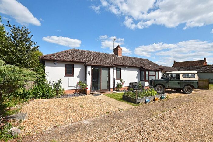 3 Bedroom Detached Bungalow For Sale In Green Close, Great Staughton, PE19
