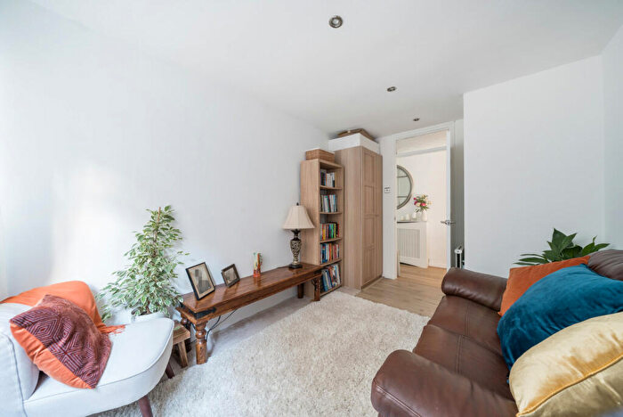 5 Bedroom Bungalow For Sale In Berkeley Gardens, West Byfleet, KT14
