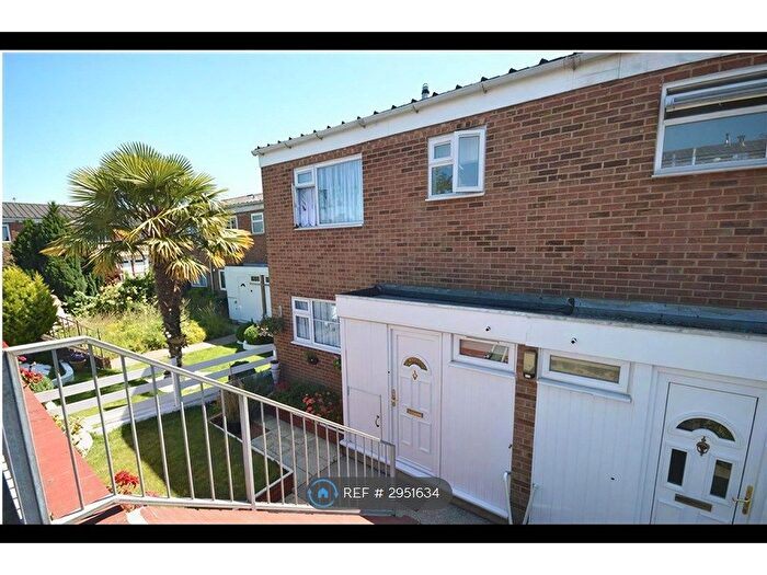 3 Bedroom Terraced House To Rent In Wadeville Close, Upper Belvedere, DA17