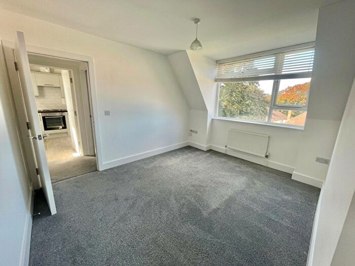 1 Bedroom Flat To Rent In Fernwood Court, Christchurch Road, BH1