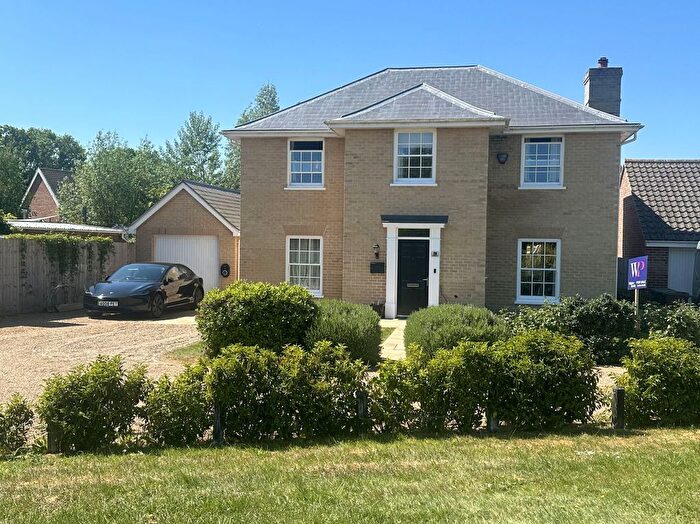 4 Bedroom Detached House For Sale In Sterlet Grove, Mulbarton, Norwich, NR14