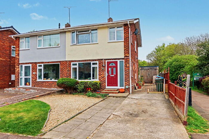 3 Bedroom Semi Detached House For Sale In Nuffield Drive, Banbury, OX16