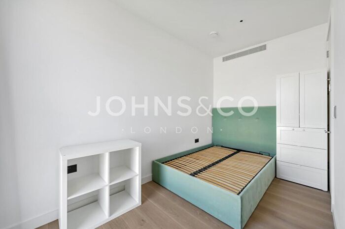 3 Bedroom Apartment For Sale In The Modern, Embassy Gardens, Nine Elms, SW11