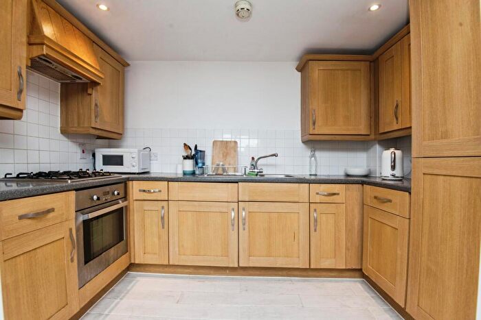 2 Bedroom Apartment To Rent In Richmond Court, Exeter, EX4