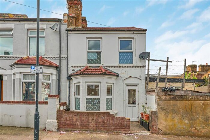 3 Bedroom House To Rent In Miriam Road, Plumstead, SE18