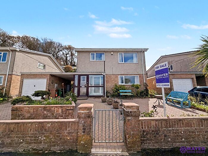 4 Bedroom Detached House For Sale In Dunstone View, Plymouth, PL9