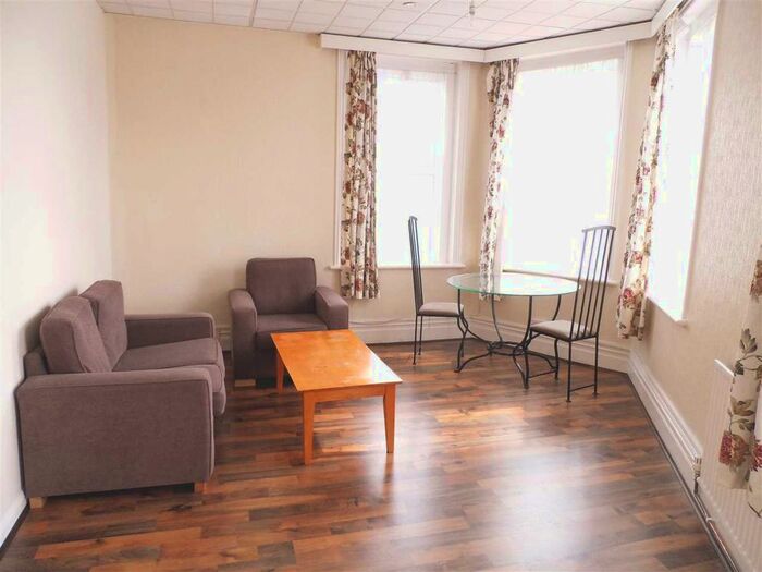 1 Bedroom Flat To Rent In Manor Road, London, W13