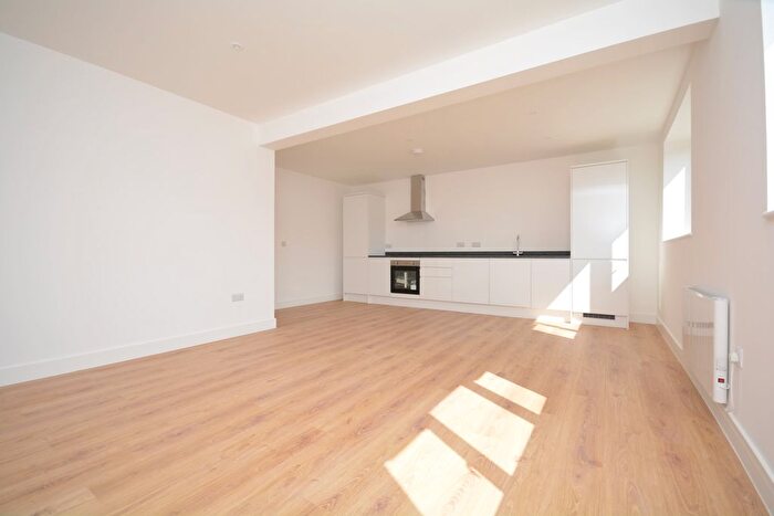 2 Bedroom Flat For Sale In Norfolk Road, Margate, Kent, CT9