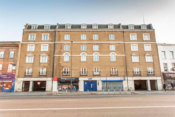 1 Bedroom Flat For Sale In Green Court, Stepney Green, E1