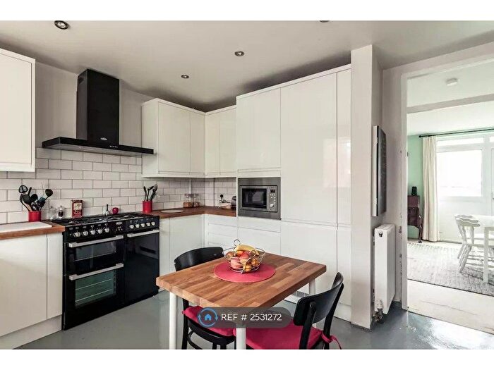 3 Bedroom Maisonette To Rent In Knapp Road, London, E3